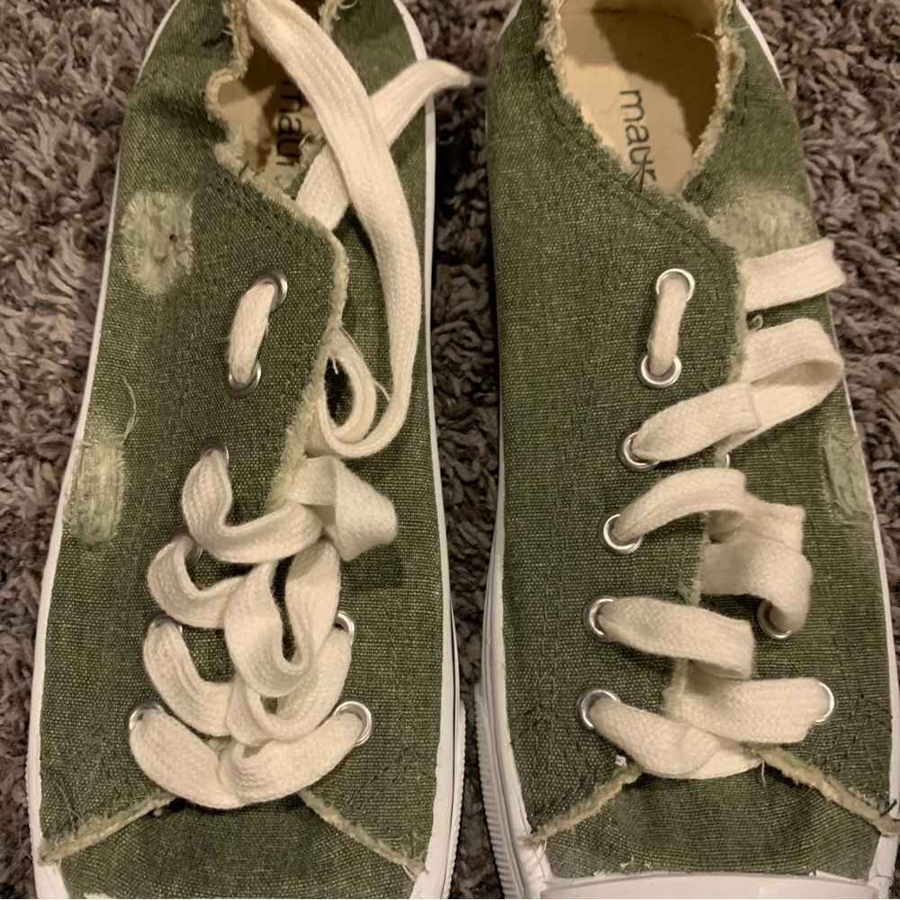 Women’s Maurice’s Sneakers - Picture 2 of 5